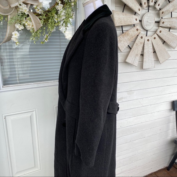 Vintage Full Length Wool Coat Black Velvet Collar - Picture 9 of 13